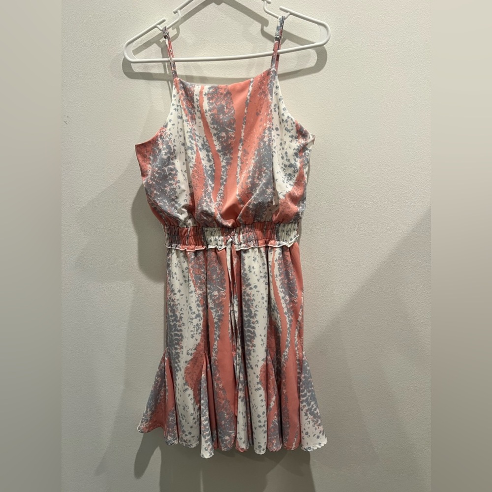 So cute! Glam dress. Wore once to a gender reveal.